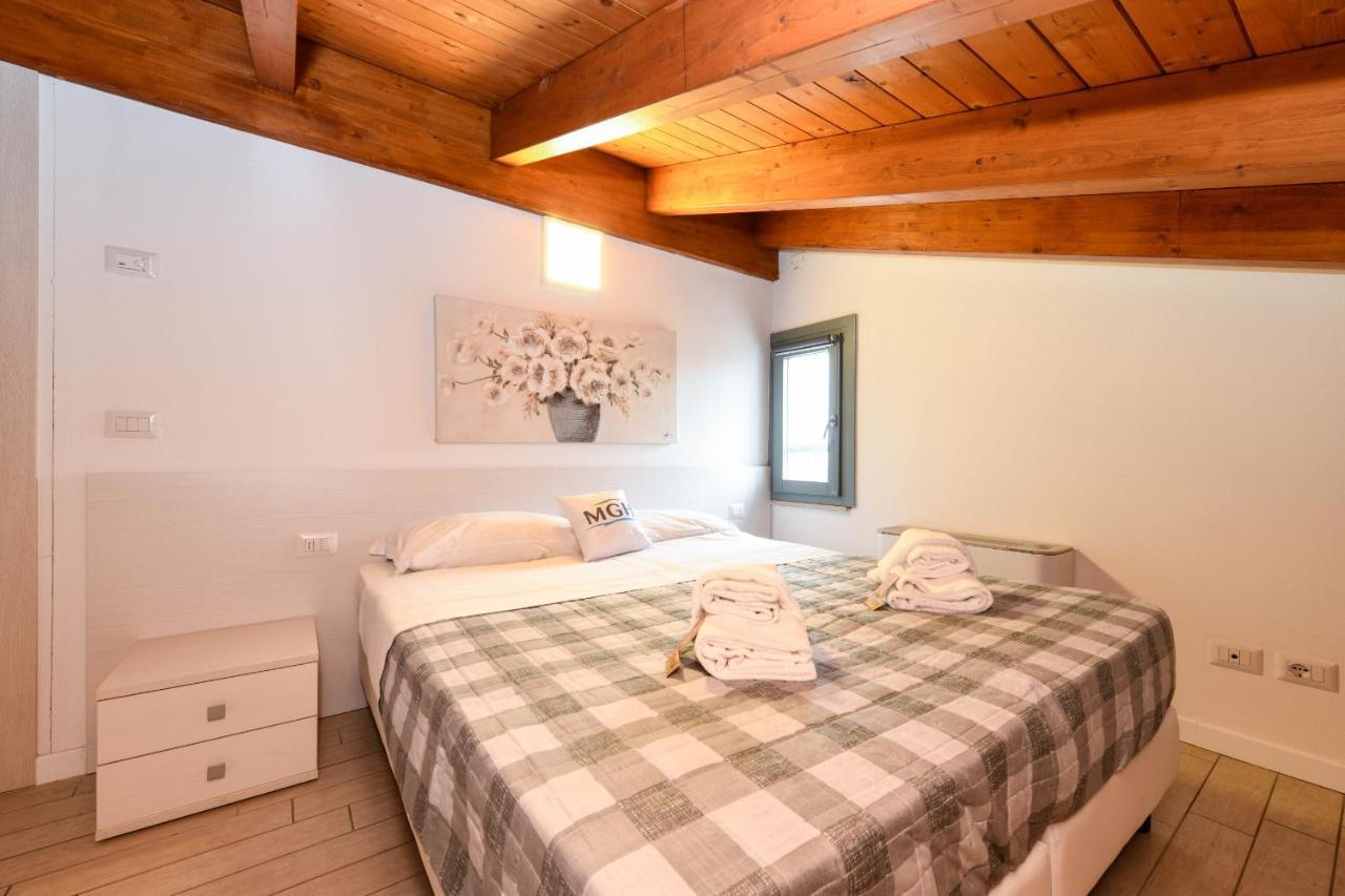 Borgo Gasparina Family Apartments Castelnuovo del Garda Exterior photo